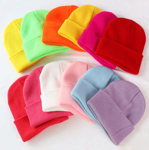 Gorro personalizado Unisex suave cálido invierno tejido gorro mujer logotipo personalizado 100% acrílico puños gorro para hombre jacquard - Product Image 1