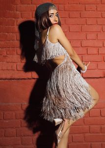 Vestido de fiesta con flecos plateados, minivestido de tirantes con diseño en la espalda, escote Corazón de satén, silueta acampanada, elegancia completa - Product Image 4