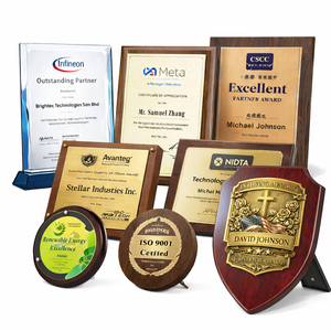 Plaque de récompense en bois personnalisée de qualité supérieure avec plaque métallique gravée, cadeau d'entreprise personnalisé pour la reconnaissance des partenaires - Product Image 1
