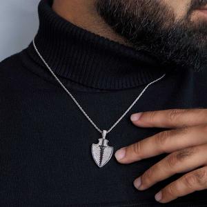 Collar con Colgante de Diamante Moissanite VVS Moderno, Estilo Hip Hop, con Diseño de Escudo de Guerrero en Plata 925 Chapada en Oro, a Bajo Precio - Product Image 4