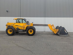 Chariot télescopique JCB 542-70 AGRI PLUS - Machine de construction robuste avec une stabilité supérieure pour les opérations professionnelles - Product Image 3