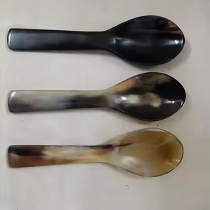 Cucharas de cuerno de búfalo naturales hechas a medida Capacidad de 10ml Cuernos reales y naturales para fiestas por artesanía de media luna - Product Image 1