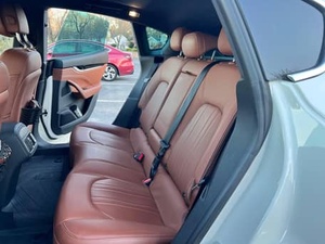 Auto Usado en Excelentes Condiciones, Maserati <span class=keywords><strong>Levante</strong></span> Modena SUV <span class=keywords><strong>2022</strong></span>, Envío a Todo el Mundo - Product Image 3