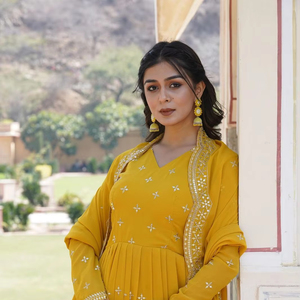 Diseñador Party Wear Designer Faux Georgette Zari & Sequence Vestido bordado con Faux Georgette Bordado Cut Work Dupatta - Product Image 1