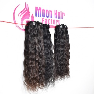 Vente flash : Perruque en cheveux indiens ondulés de 34 pouces, aspect naturel, texture douce et soyeuse, pour un usage quotidien, prix d'exportation disponible à la vente - Product Image 1