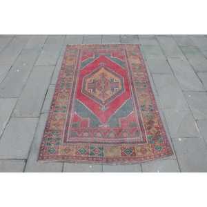 Tapis turc vintage, tapis de 3,6 x 6 pieds, tapis persan à accents rouges - Product Image 1