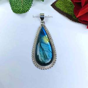 Pendentif en argent sterling 925 de style bohème avec pierre précieuse labradorite naturelle de forme poire sertie en bélière, pierre précieuse à feu bleu pour enfants - Product Image 5