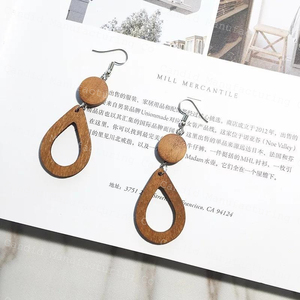 Korean Retro Trendy Huggie <b>Earrings</b> Exaggerated <b>Tassel</b> Long Geometric Design with Pearl Main Stone Gold Color at Cheap Price - Product Image 1