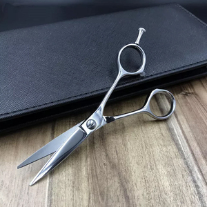 Ciseaux de coiffure professionnels en acier inoxydable 6,5 pouces pour droitiers, tranchants, durables, haute performance, légers, manche moyen - Product Image 2