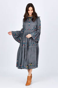 ชุดเดรสลำลองสำหรับผู้หญิงชุดเดรสยาวคอวีแขนยาวปักลายสไตล์หวานธรรมชาติรอบเอวยาวถึงพื้นสำหรับฤดูใบไม้ผลิ - Product Image 6