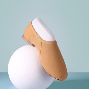 Chaussures de danse Jazz OEM en gros roses pliables jetables pour femmes, tige en microfibre, doublure en coton, semelle extérieure en cuir véritable - Product Image 6