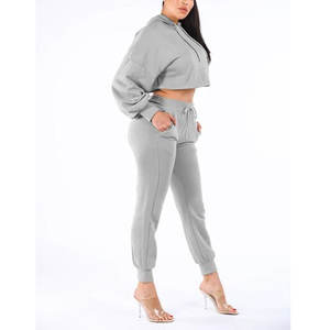 ชุดเสื้อฮู้ดกันลมสำหรับผู้หญิงชุดแฟชั่นมีฮู้ดแบบครอปทนทานแบบโรงงาน - Product Image 2