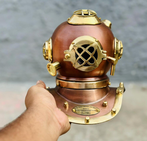 Casque de plongée avec base en bois | Casque de plongée de table nautique Casque de plongée sous-marine antique de qualité supérieure - Product Image 1