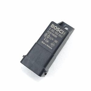 RENAULT Trafic UNIDAD DE CONTROL DEL RELÉ DE LAS VELAS DE INCANDESCENCIA Serie 8200798585 R9M 452 Diésel 1600 (14>) - Product Image 1