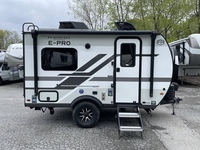 Caravane pliante légère pour le transport de véhicules, en alliage d'aluminium, extensible, suspension indépendante, 4 personnes, moderne