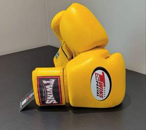 Gants de boxe en cuir de vachette de qualité supérieure, fabriqués sur mesure, qualité professionnelle A+, fermeture à boucle et crochet, entraînement quotidien de Muay Thai - Product Image 4