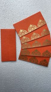 Enveloppes à fenêtre en kraft faites sur mesure, empilées soigneusement, offrant une promesse silencieuse, cadeaux, économies, intentions réfléchies, chaque pli - Product Image 2