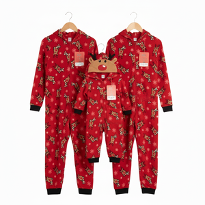 ชุดนอนเด็กเรนเดียร์ลายคริสต์มาส แบรนด์ดัง สำหรับเด็กหญิงและเด็กชาย ผ้าไม่เป็นขุย บรรจุกล่องของขวัญ ผลิตในประเทศกัมพูชา - Product Image 1