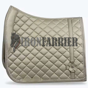 Las mejores almohadillas de sillín de salto de tela satinada del fabricante para montar a caballo ecuestre Todos los tamaños y colores disponibles - Product Image 1