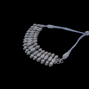 Hermoso último diseño de alta calidad plata aspecto igual blanco pulido latón Material gargantilla Collar para mujeres y niñas - Product Image 5