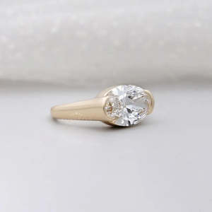 Bague de fiançailles en diamant certifié IGI, de forme ovale, demi-sertie, fabriquée en laboratoire, East West - Product Image 2