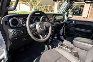 Elegante Jeep Wrangler Sport 4x4 2023 - Product Image 3