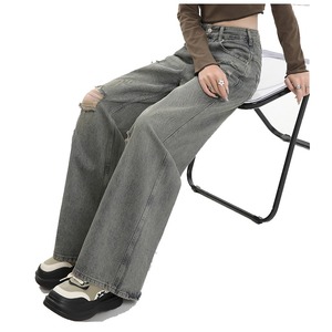 Pantalones vaqueros de moda personalizados al por mayor, Mono para mujer, pantalones vaqueros azules cortos con solapa, pantalones vaqueros acampanados ajustados informales para mujer - Product Image 4