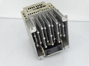 100% nouveau lecteur AC CIMR-AT4A0011FAA conçu pour le contrôle vectoriel haute performance dans les industries - Product Image 3