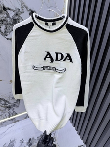 Suéter de punto para hombre al por mayor, cuello redondo, manga larga, patrón a cuadros en contraste blanco y negro, estilo casual urbano, lana y viscosa en la parte delantera - Product Image 4