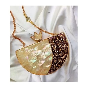 กระเป๋าคลัทช์ทำด้วยมือของผู้หญิงที่ขายดีที่สุดผลิตจากทองเหลืองเรซินอินเดียคุณภาพสูงพร้อมโซ่ตกแต่ง - Product Image 6