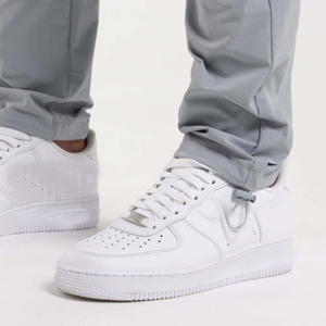 Pantalones cargo para hombre elegantes y funcionales con bolsillos seguros con cremallera y cordón ajustable transpirable personalizado OEM - Product Image 5