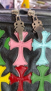 Bolsa de Viaje de Cuero Premium, Bolso de Gimnasio, Elegante, Duradero, Gran Capacidad, Golden Wave Enterprises GWCB08, Color Blanco con Cruces - Product Image 2