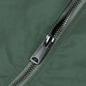 Chaqueta Bomber con Parches Bordados, Diseño Único con Cremallera Frontal, Producto de Tendencia, Servicio OEM - Product Image 5