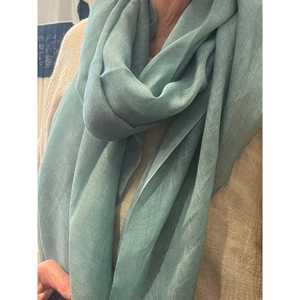 Bufanda de Lino con Logotipo Personalizado, Estilo Largo y Moderno para Invierno con Patrón Impreso en Color Lagoon - Product Image 2