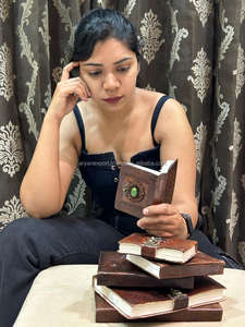 Nuevos diarios de bloqueo de cierre de cuero tallados a mano con piedra semipreciosa Boho tradicional Vintage diario de viaje con bloqueo de cuero - Product Image 5