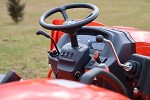 Tracteur à engrenages Kioti DK5520 à vendre - Product Image 3