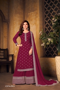 Nouveau concepteur indien, vente chaude de vêtements de mariage et de fête Salwar Kameez pour femmes au prix de gros du fabricant indien Surat - Product Image 4