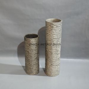 Jarrón de Metal alto ondulado plateado Diseño cilíndrico hecho a mano Moderno y minimalista Accesorio interior de madera Fábrica al por mayor - Product Image 4