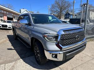 (W&T) PROMOCIÓN Venta de Camionetas TOYOTA TUNDRA SR5 DOBLE CABINA TRD CREWMAX 5.7L 4WD Todoterreno USADAS, AÑO 2018 - Product Image 4