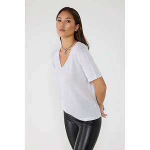 T-shirt à col en V scintillant - Product Image 2