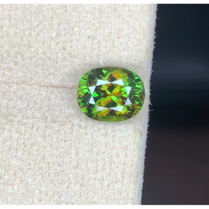 Sphène naturelle verte chromée de 1,38 CT, taille ovale excellente, clarté impeccable et effet de feu, provenant de Skardu, Pakistan - Product Image 3