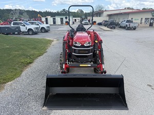 Venta al por mayor Tractor de ruedas Massey Ferguson 1M.35 2026 con cabina calefactada, paquete para carretera, nuevo, acabado impecable, motor trasero - Product Image 4