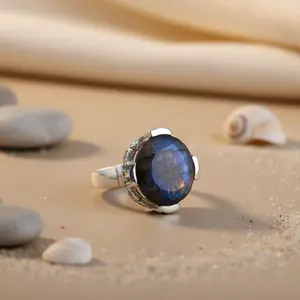 925 <b>Silver</b> Statement <b>Ring</b> with Labradorite Garnet Gemstone Oval Cut <b>for</b> Women or <b>Men</b> As Gift Jewelry - Product Image 2