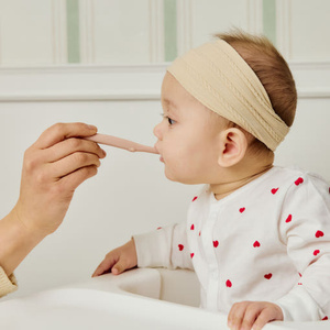 Cuchara de silicona platino para bebé Paso 2 Diseño de corazón para comida de bebé Etapa 2 y 3 - Product Image 6