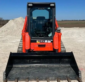 Kubota SVL75-2 <b>Tracked</b> Skid Steer Loader 4 Ton Rated Load 220V for Farm Industries Includes Engine <b>Pump</b> Core Components - Product Image 2