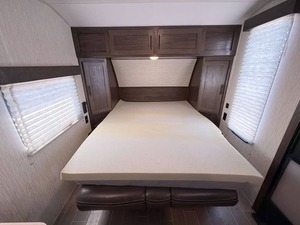 Vendeur vérifié pour caravane de voyage d'occasion 2020 Forest River RV Cherokee Wolf Pup 16PF prête à la vente - Product Image 5