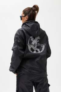 Personnaliser le style et la conception Streetwear Polyester Softshell imperméable Sports de plein air course coupe-vent veste de pluie pour hommes - Product Image 2