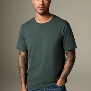 เสื้อยืดลำลองใส่สบายสำหรับผู้ชายเครื่องแต่งกายแนวสตรีทแบบกำหนดเองผู้จัดจำหน่ายจำหน่ายเครื่องแต่งกายในชีวิตประจำวันที่มีสไตล์สำหรับการสั่งซื้อจำนวนมาก - Product Image 1