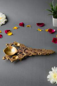 Diya de aceite de latón indio al por mayor de la mejor calidad para Pooja hindú, perfecto para Aarti Diya en templos caseros, verter Ghee en Hawan Kund - Product Image 3