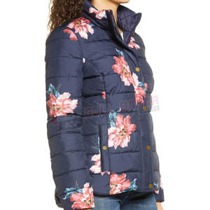 Chaqueta Acolchada Ligera y Transpirable para Mujer con Logotipo Personalizado, para Uso en Exteriores en Invierno, Diseño Acolchado, Cierre de Cremallera, Forro de Nailon - Product Image 4